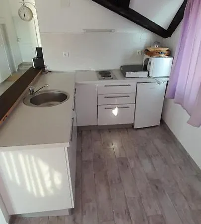 아파트 Grebastica 시베니크